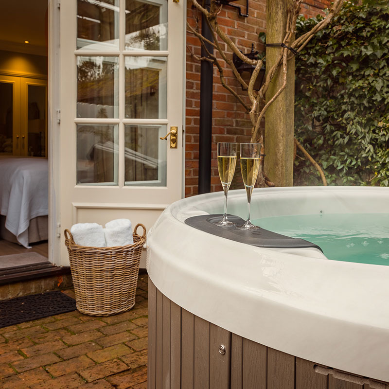 Hot Tub Hotel Suite