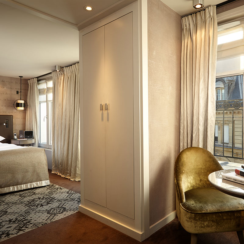 Junior Suite - 1 Queen Bed