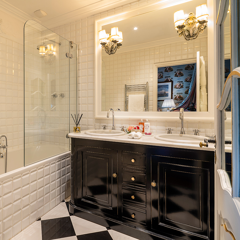 Elegance Room