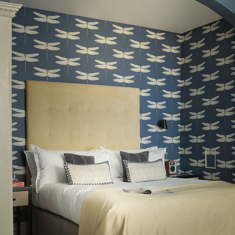 Classic Room - 1 Queen Bed 