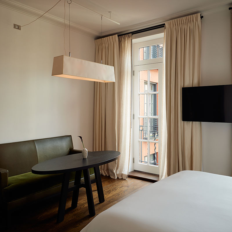 Courtyard Room