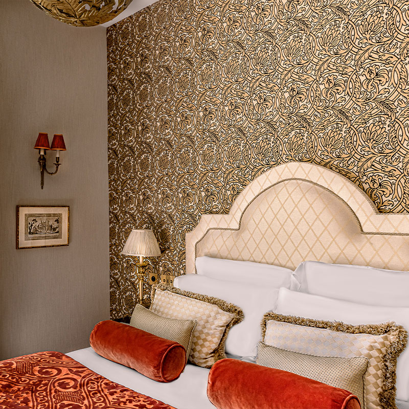 Cosy Room - 1 Queen Bed
