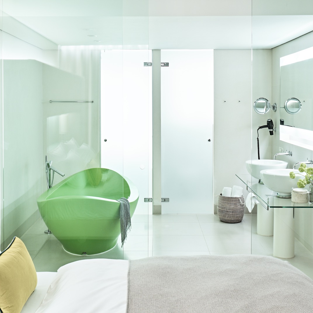 Suite M