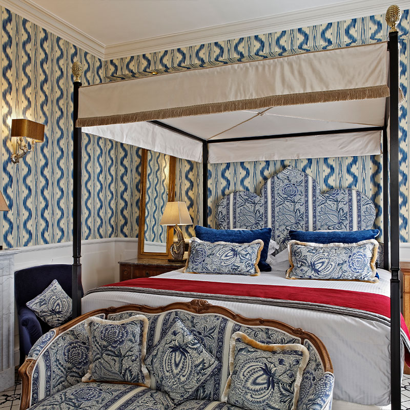 Deluxe Room - 1 Queen Bed