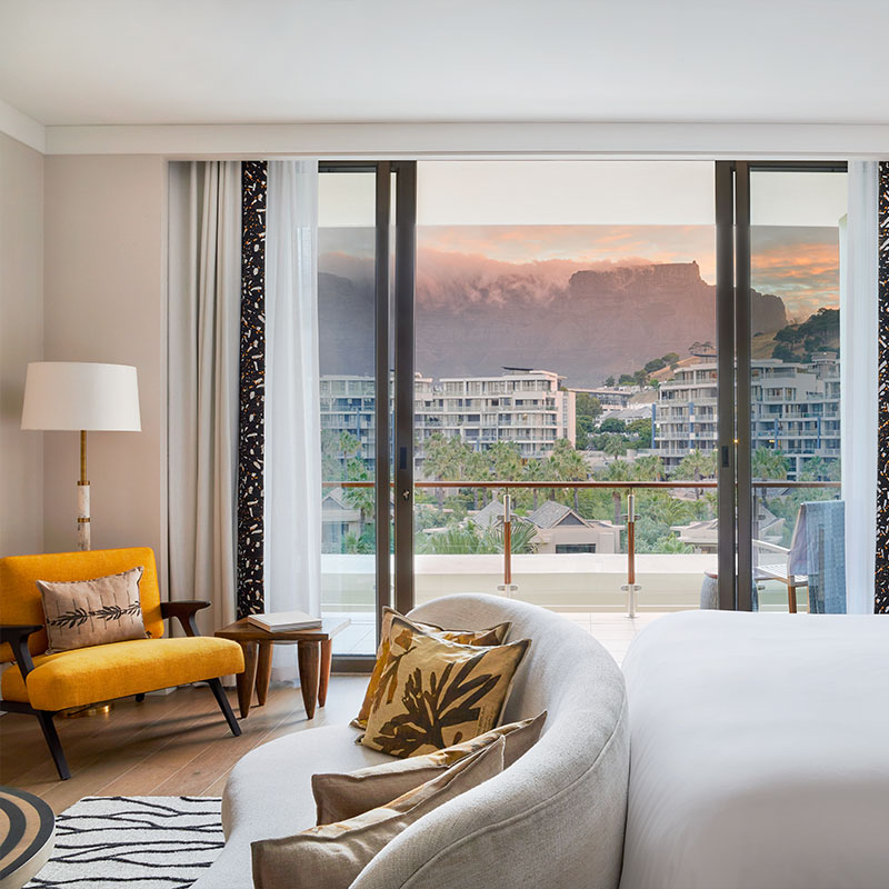 Marina Mountain Room - 1 King Bed