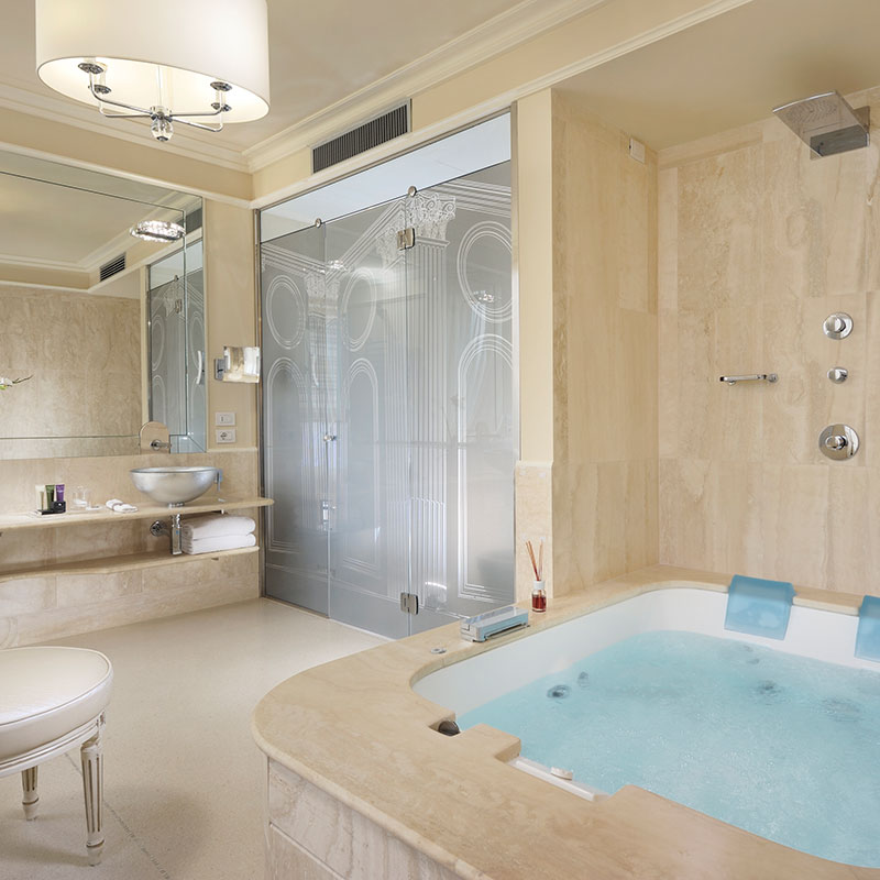 Pool Suite