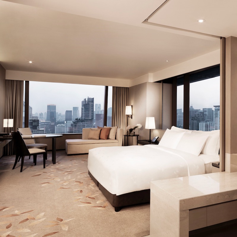 Deluxe Corner Room - King Bed