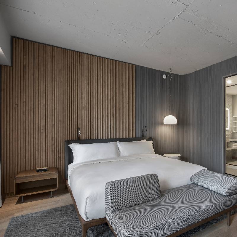 Signature Room - 1 King Bed 