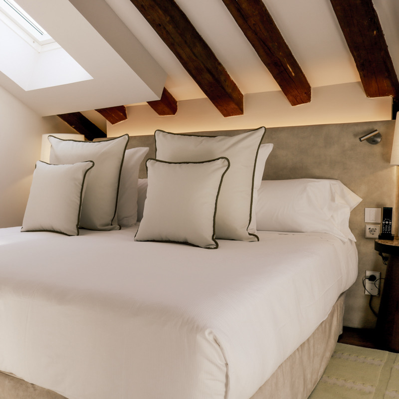 Junior Suite - 1 King Bed
