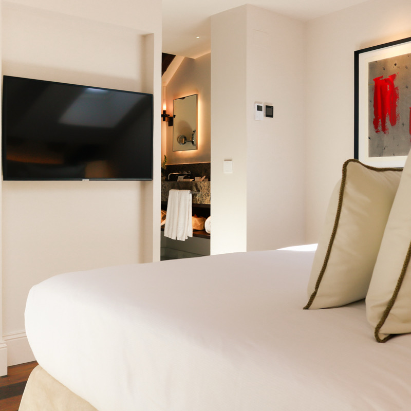 Junior Suite - 1 King Bed