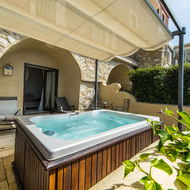Deluxe Pool Terrace Sea View