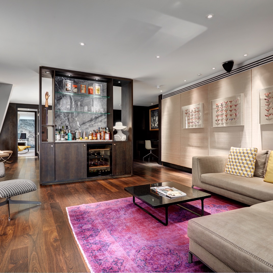 Suite 610