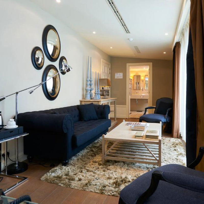 Club Room 