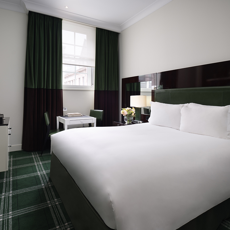 Classic Room - 1 Queen Bed 