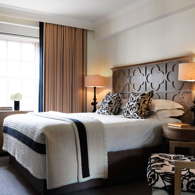Classic Room - 1 King Bed 