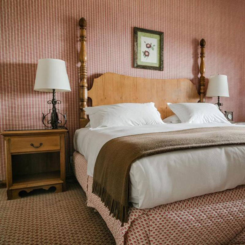 Standard Queen Room In Bustillo Building