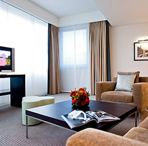 Superior Room - 1 Queen Bed