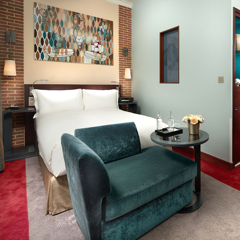 Classic Room - 1 Queen Bed 