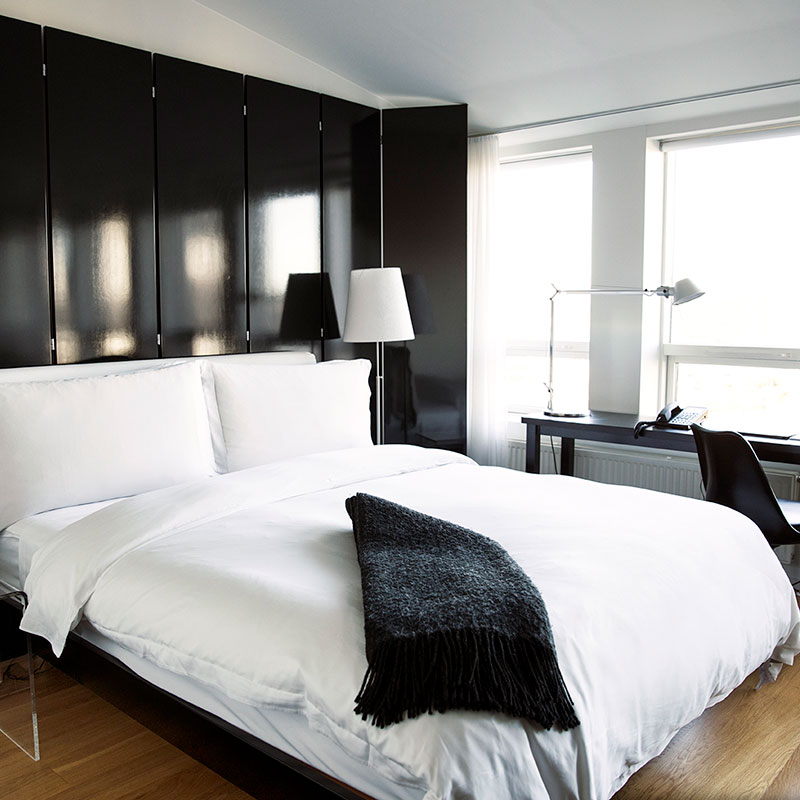 Double Room - 1 Queen Bed
