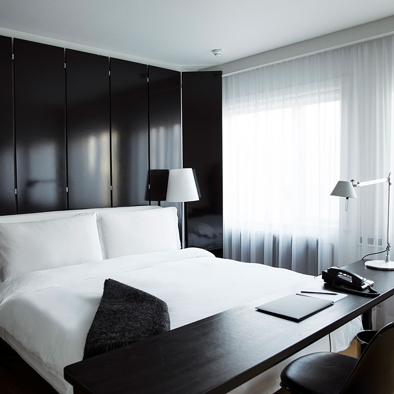 Double Deluxe Room - 1 King Bed