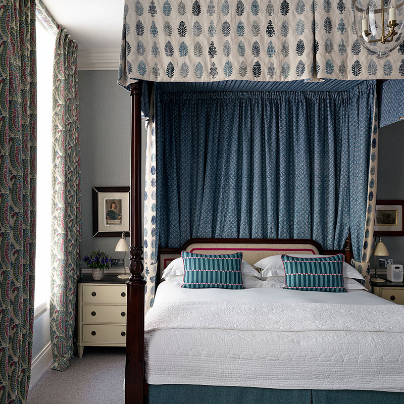 Four Poster Room