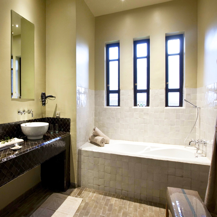 Room Ground Floor Bathtub