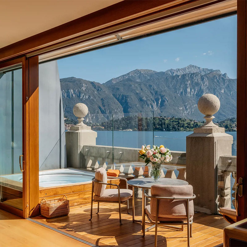 Rooftop Front Suite