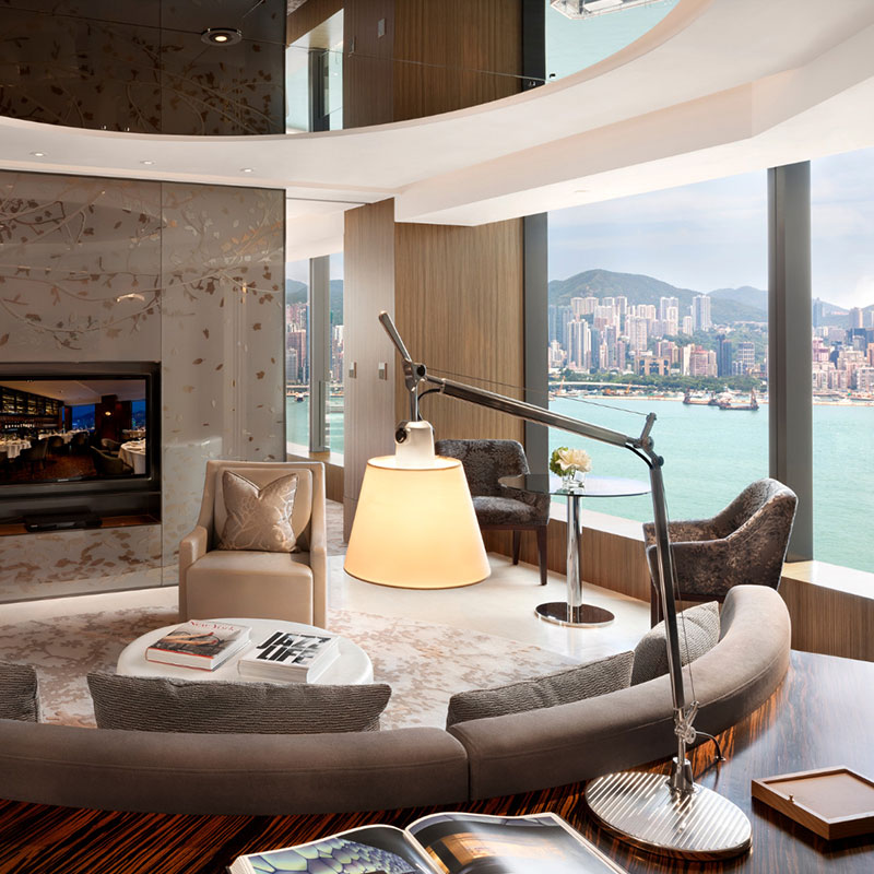 CLUB 80 Suite