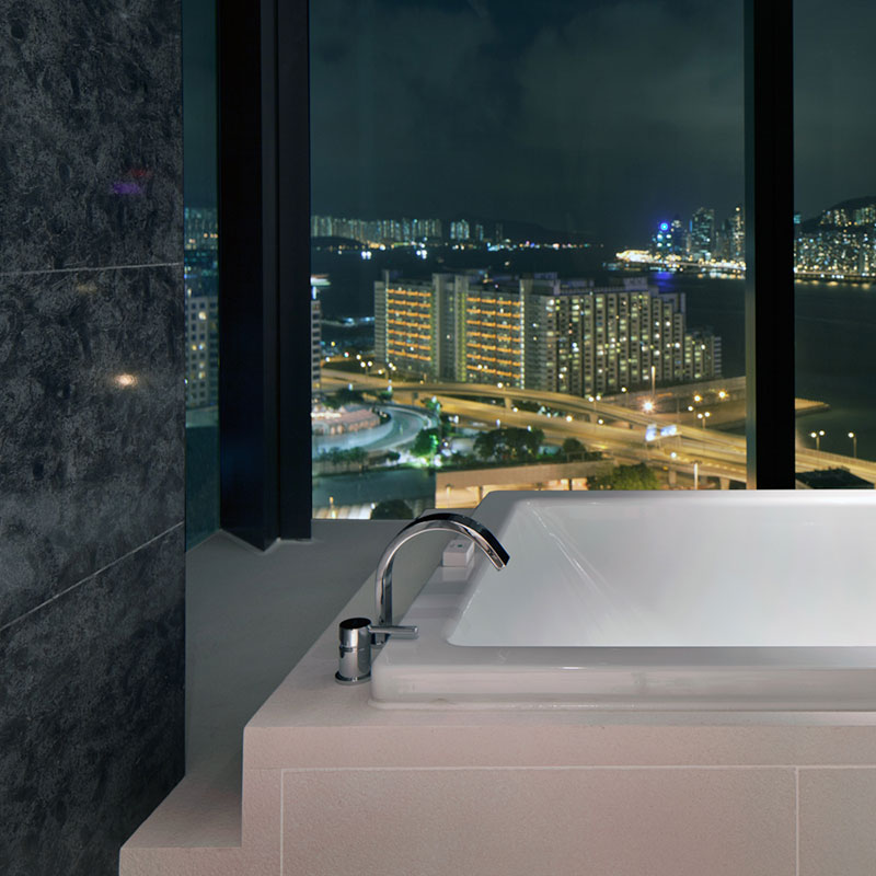 CLUB 80 Suite