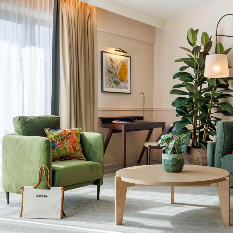 PRESTIGE SUITE,1 Qn Size Bed,Living Area