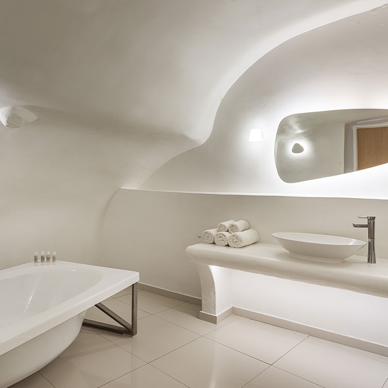 Senior Suite  With Jetted Tub