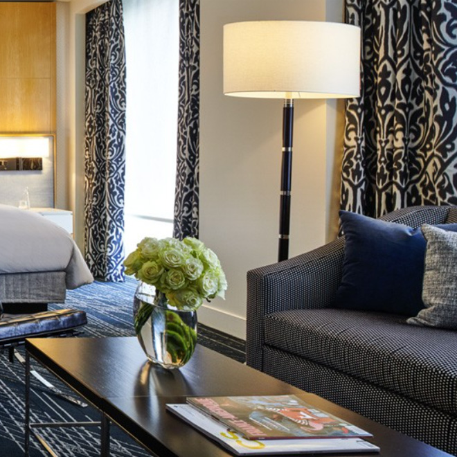 JUNIOR SUITE, 1 King Bed, 1 Pullout Bed