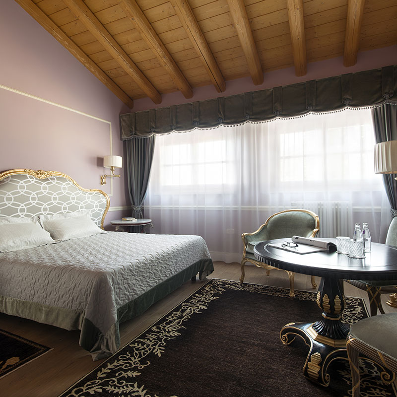 Elegance Room