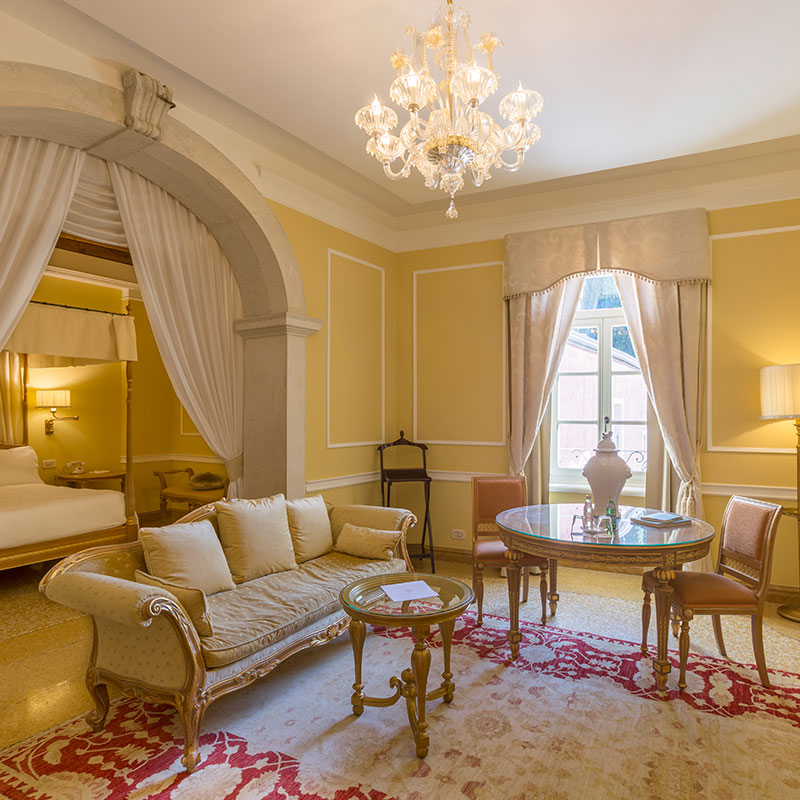 Honeymoon Suite