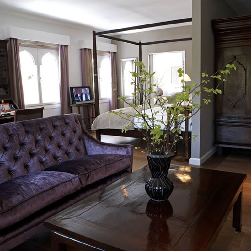 Corner Suite