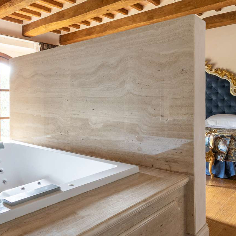 Deluxe Spa Suite