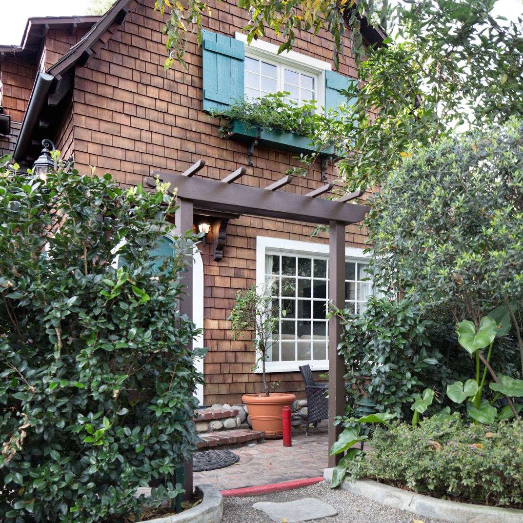 Two Bedroom Bungalow Suite - Marilyn