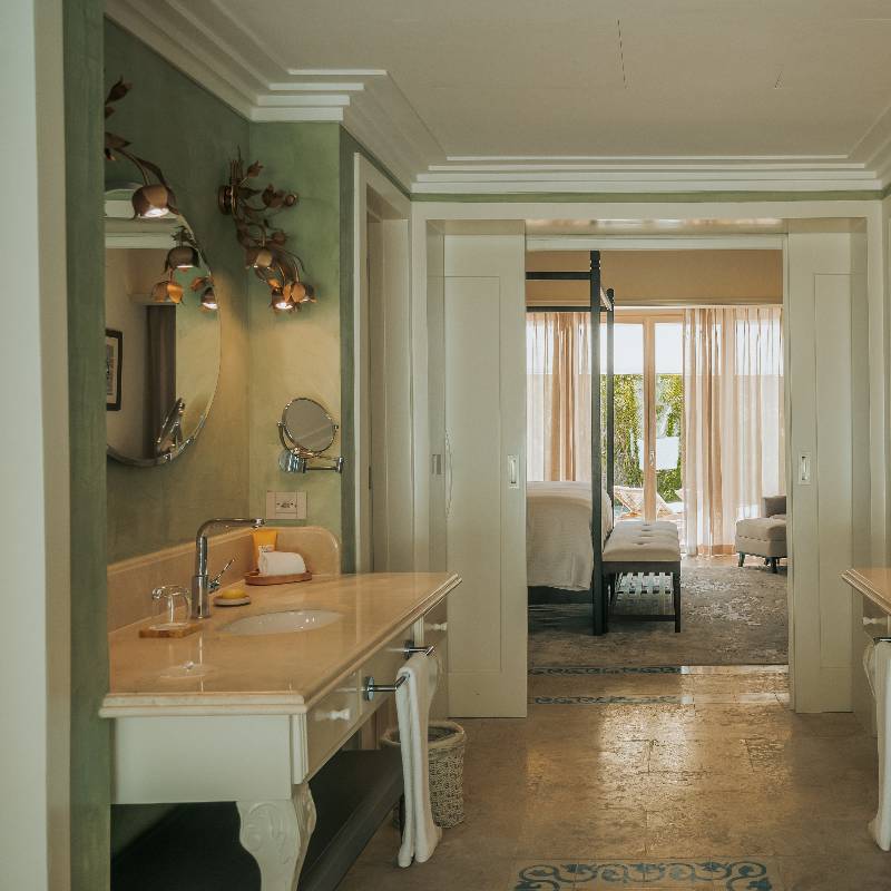 Luxury Pool One Bedroom Suite