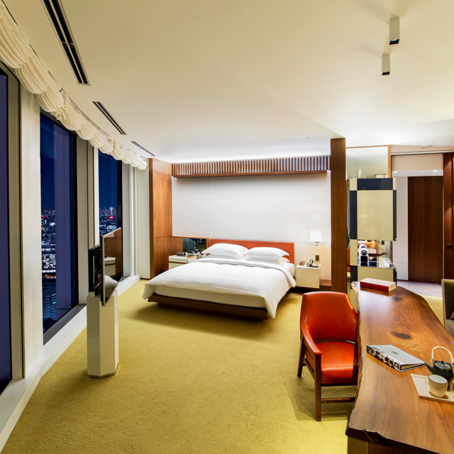 1 King Bed Deluxe
