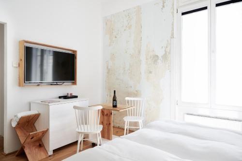 Independent Room