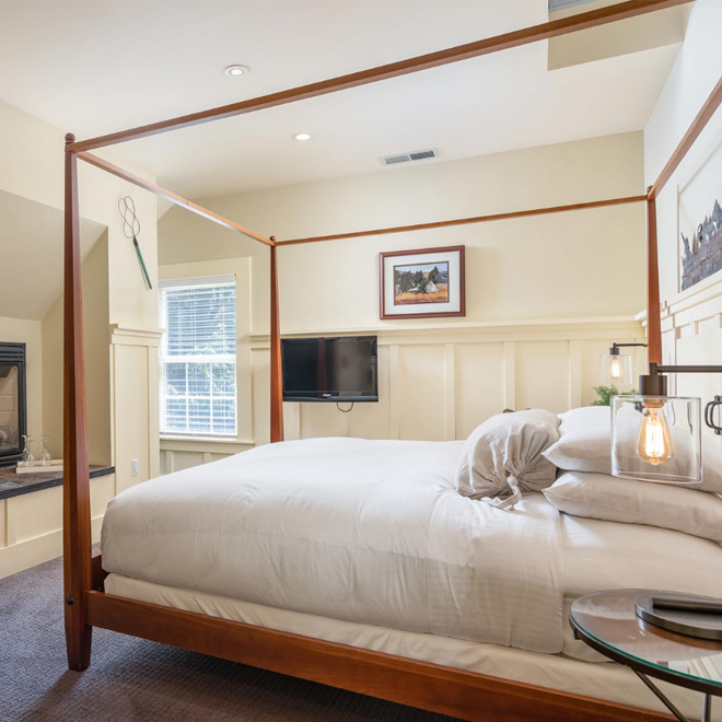 Farmhouse King- 1 King Bed