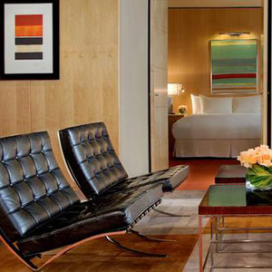 PRESTIGE SUITE,1 King Bed,1 Pullout Bed 