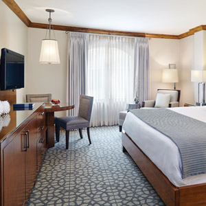 Luxury Plaza Room - 1 King Bed