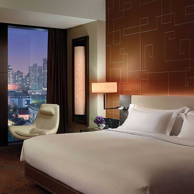 Langham Club Room- 1 King Bed