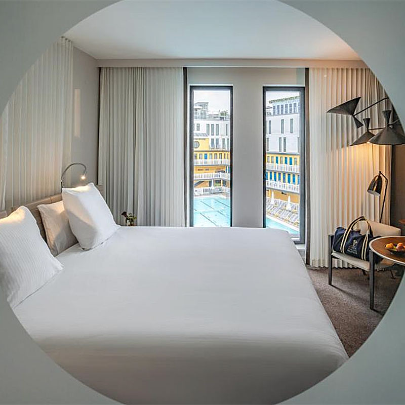 Classic Room - 1 Queen Bed 