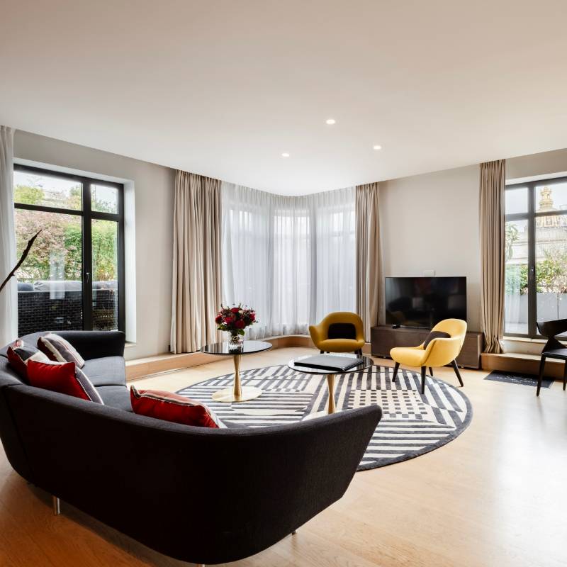 Eiffel Dome Spa Suite