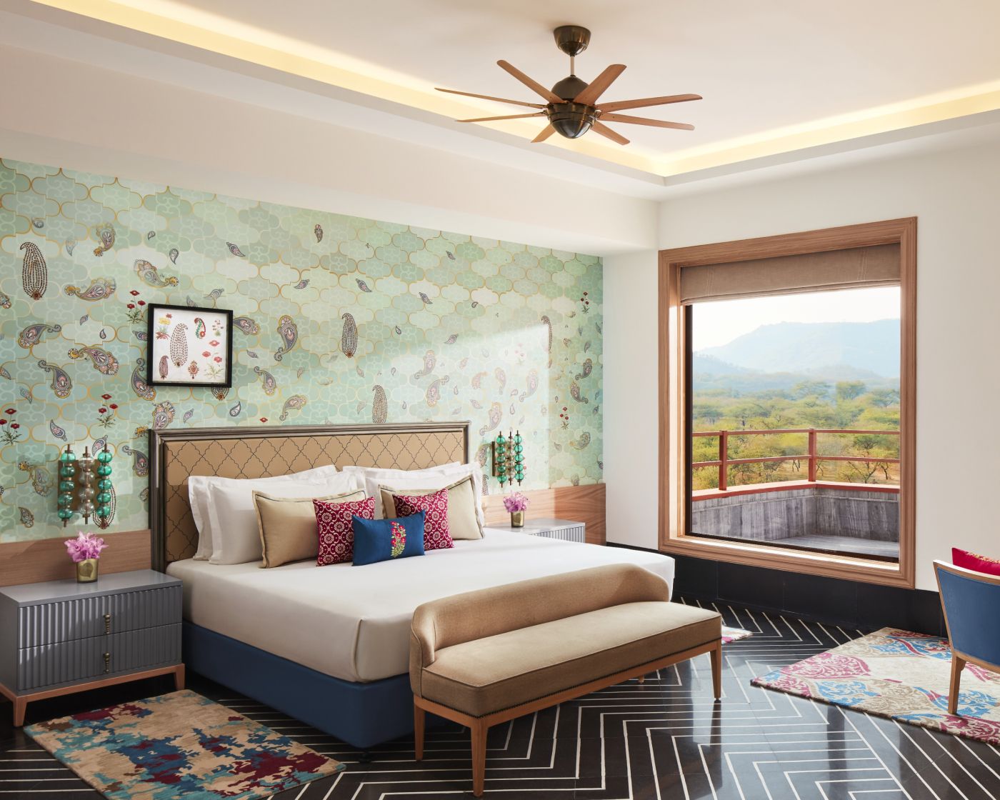 Luxury Room King Bed with Bathtub