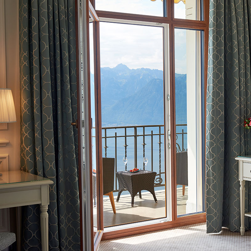 Deluxe Room With Balcony - Lake View
