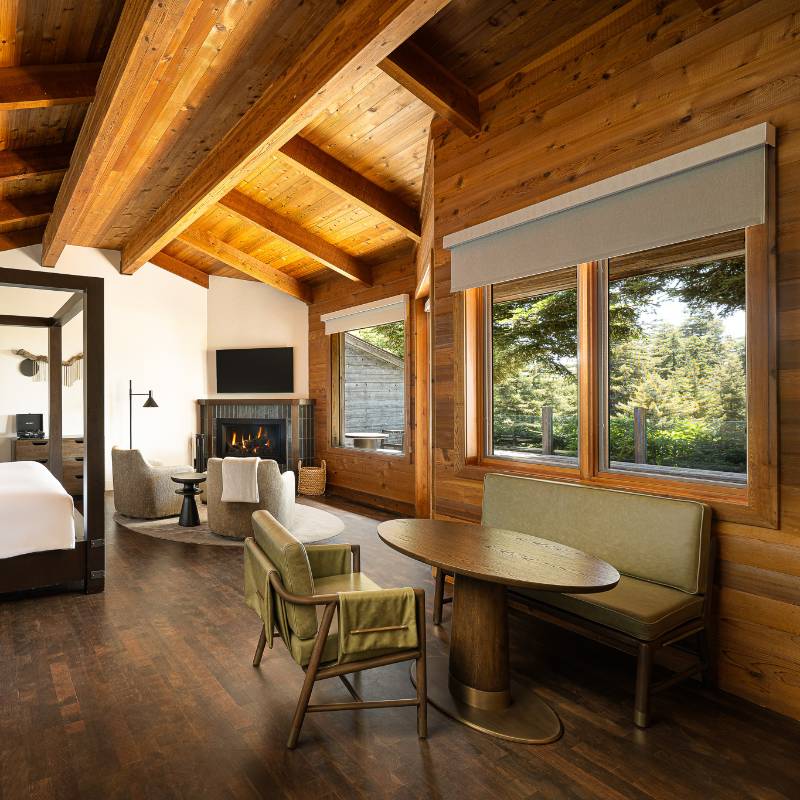 Vista Hot Tub Suite