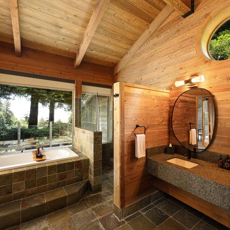 Vista Hot Tub Suite